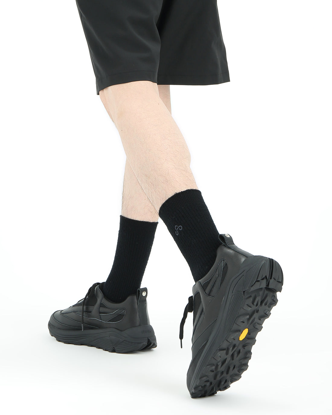 THE CURVE 1 (Black)