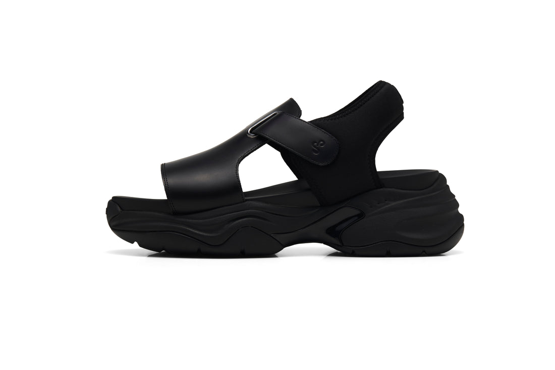 MONOLITH (Black)