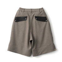 フットウェアブランドOAO(オーエーオー)のショーツLES ARCS SHORTS KHAKI(レザルクショーツ)