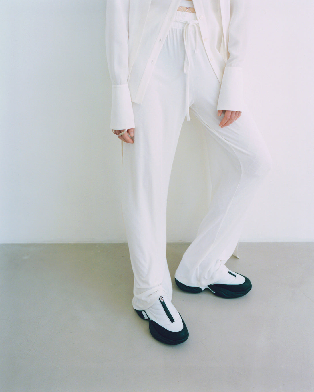 FOUNTAIN(White)