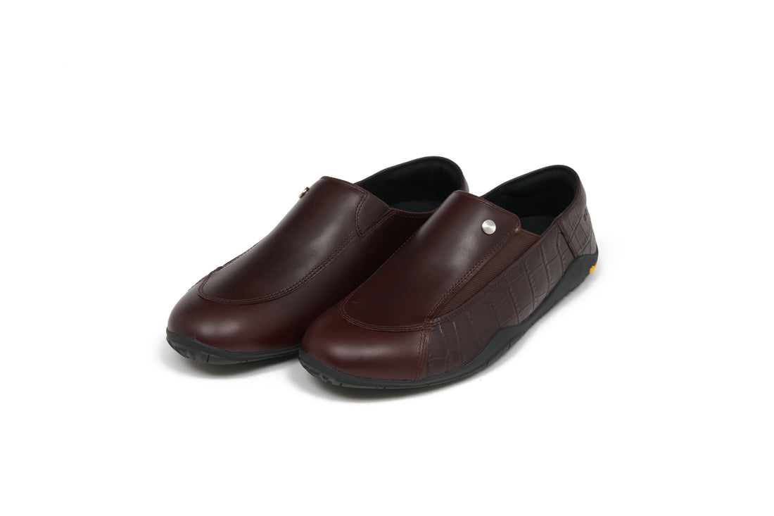 FACET (Wine Red)