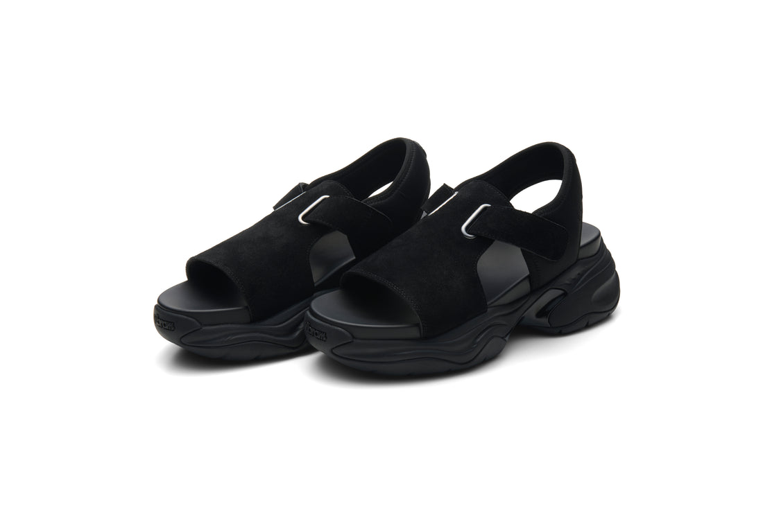 フットウェアブランドOAO(オーエーオー)のレザーシューズMONOLITH Black Suede