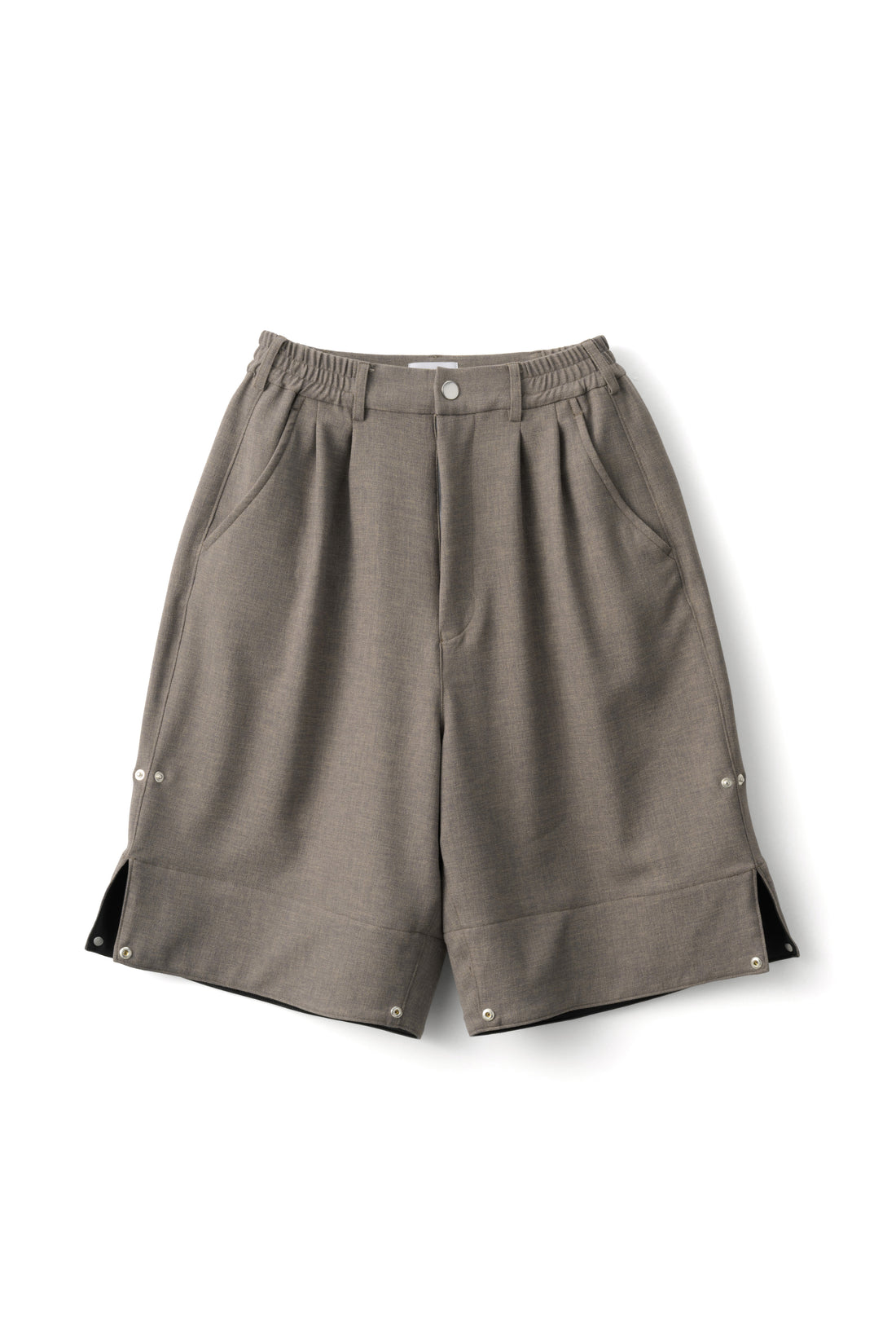 フットウェアブランドOAO(オーエーオー)のショーツLES ARCS SHORTS KHAKI(レザルクショーツ)