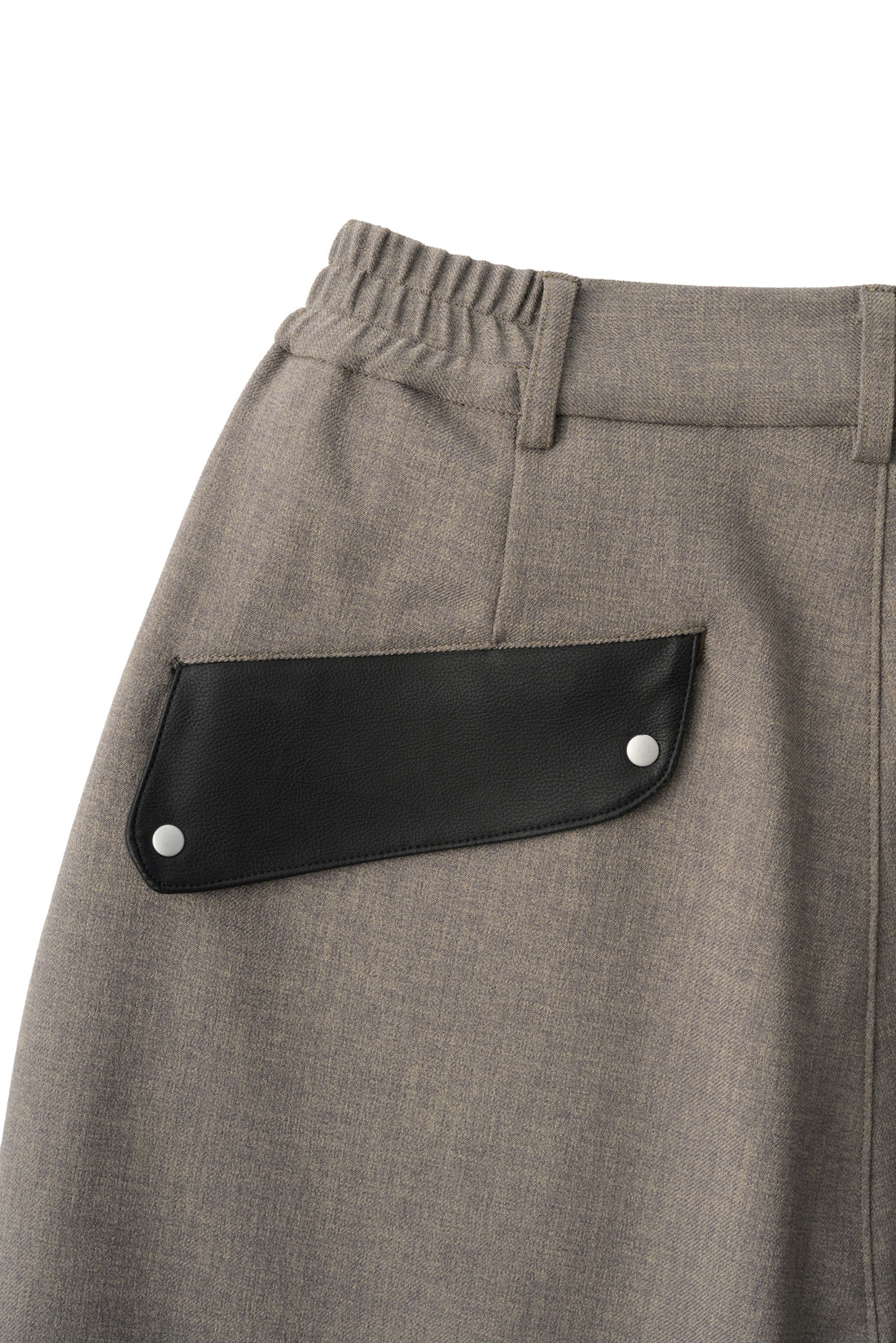 フットウェアブランドOAO(オーエーオー)のショーツLES ARCS SHORTS KHAKI(レザルクショーツ)