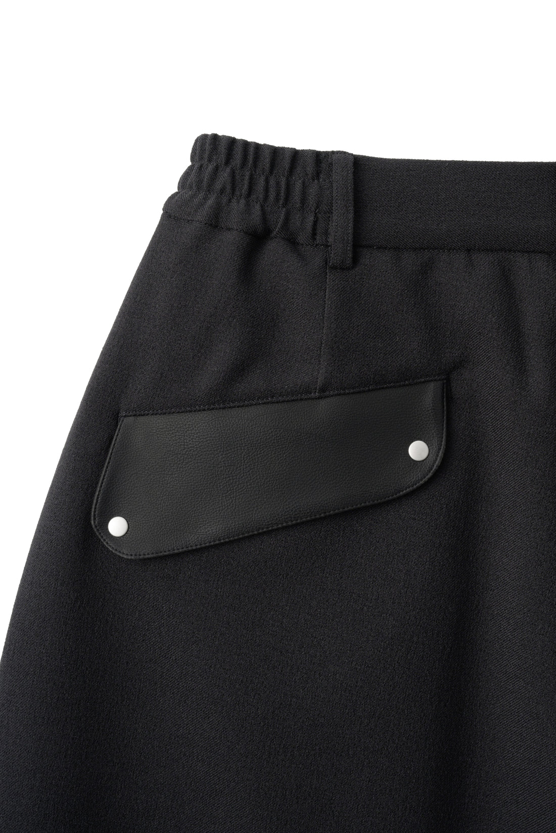 フットウェアブランドOAO(オーエーオー)のショーツLES ARCS SHORTS BLACK(レザルクショーツ)
