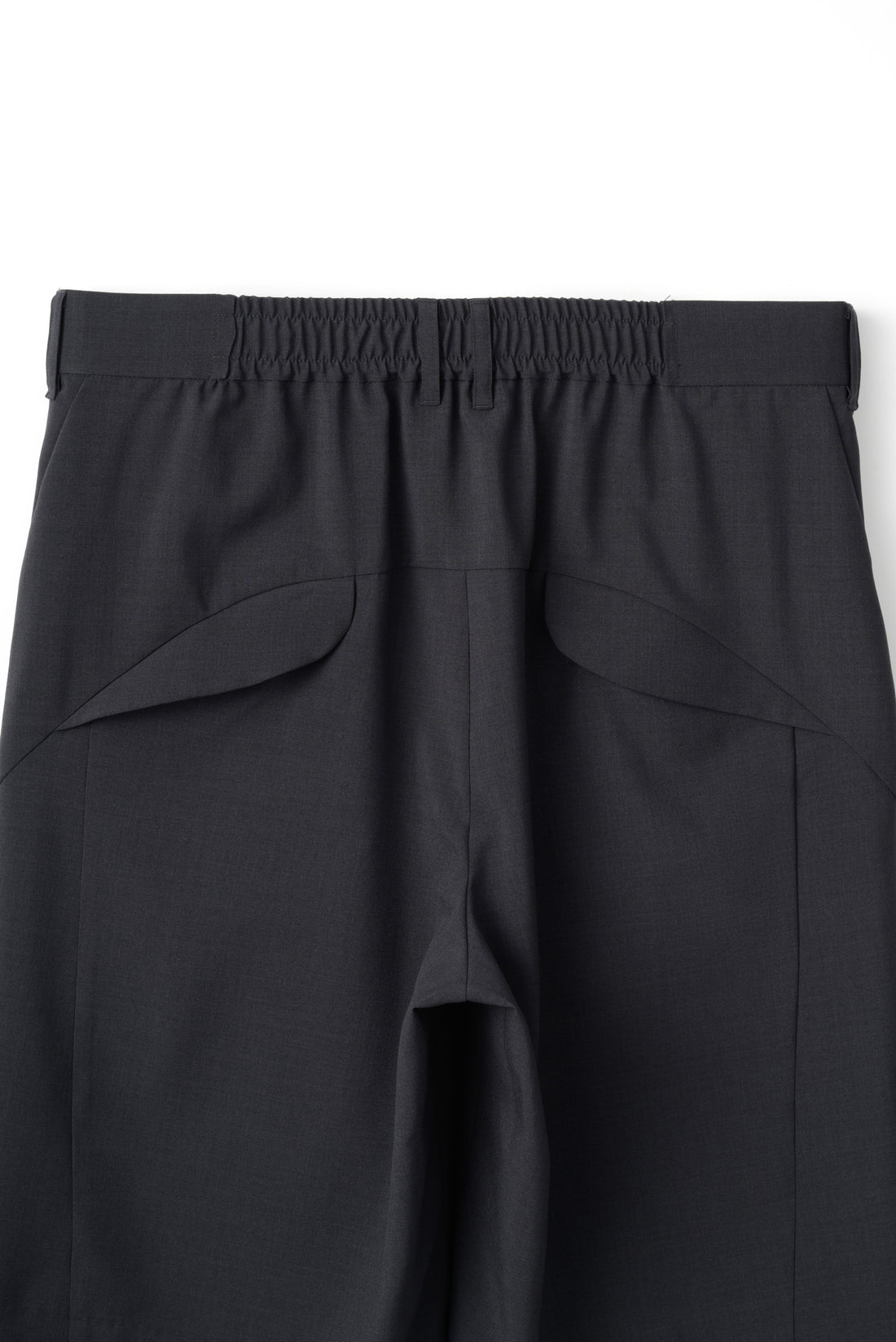THE CURVE SHORTS (DARK GRAY)
