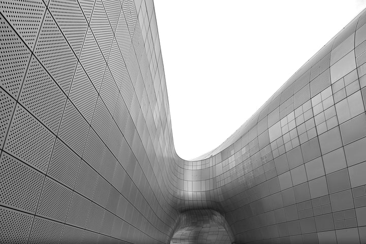フットウェアブランドOAO(オーエーオー)のスニーカーTHE CURVE 1(ザカーブワン)のインスピレーションとなった建築家ザハ・ハディドの建築